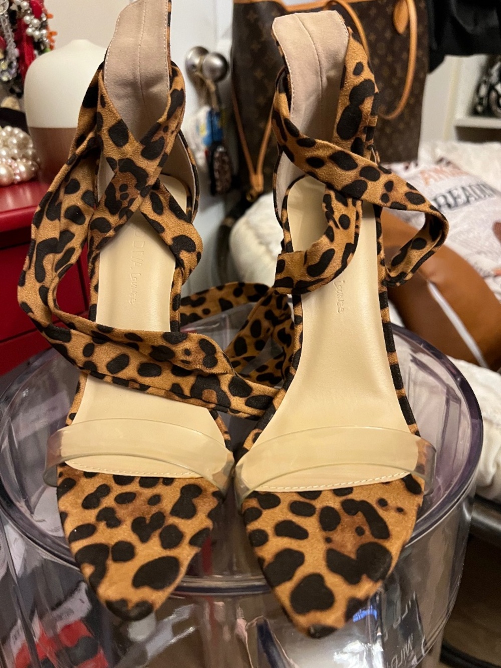 Fabulous Leopard 🐆 print high heel pumps/ size 8